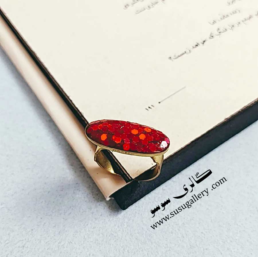 انگشتر بیضی قرمز
